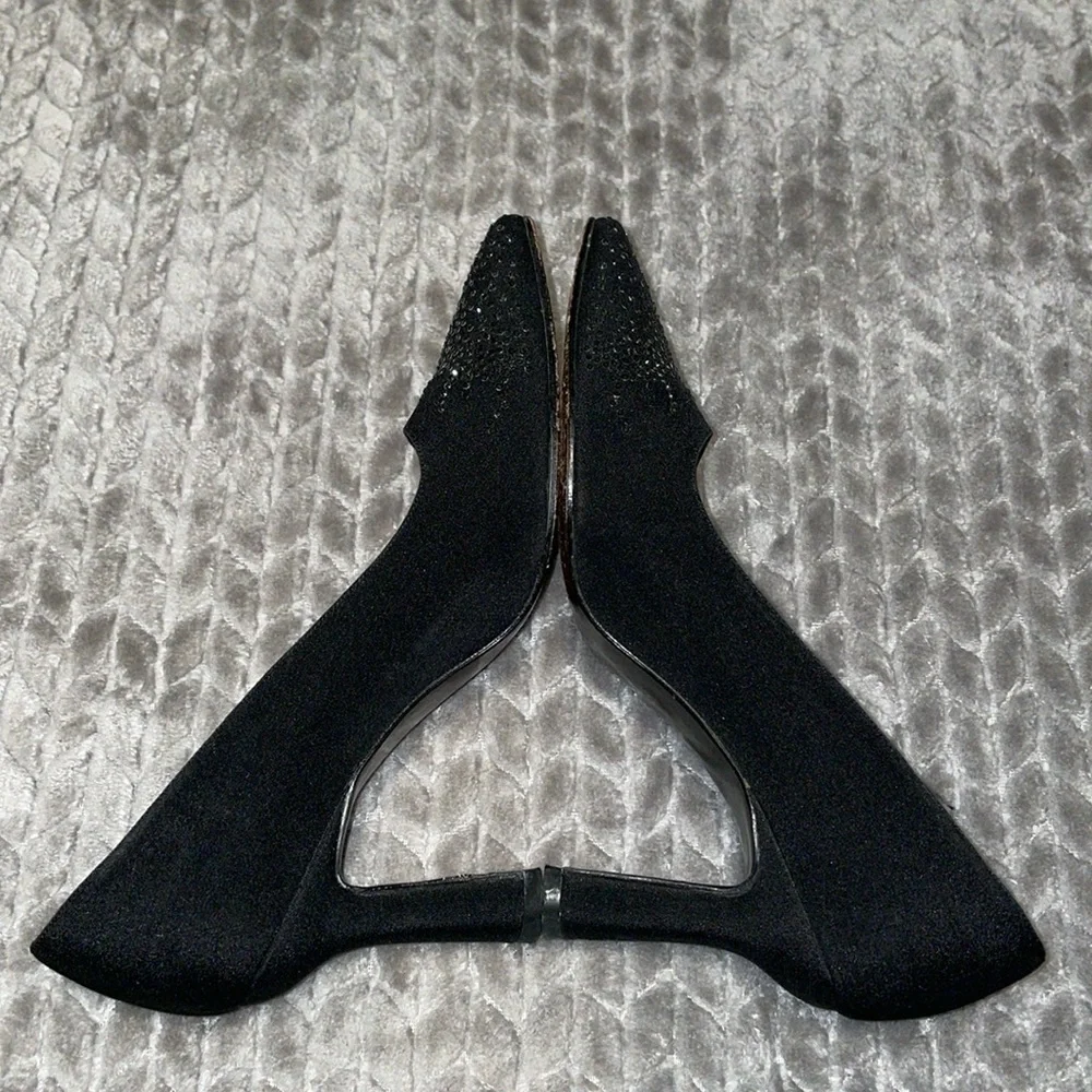STUART WEITZMAN Black Satin Rhinestone Accents Heels Pumps‎ Sz 6.5.